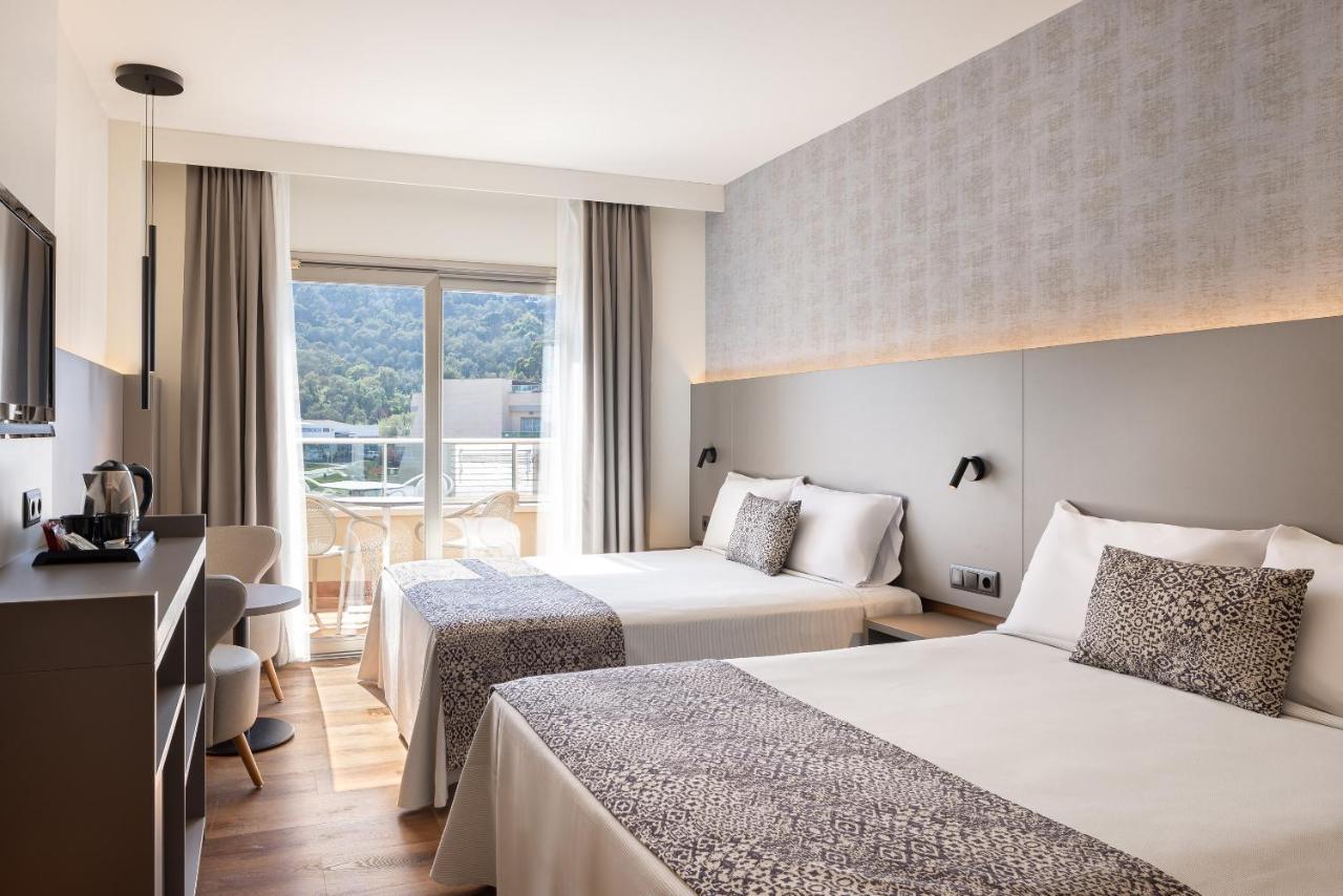 Quadruple Room (2 Adults + 2 Children),1742619392:JPEG